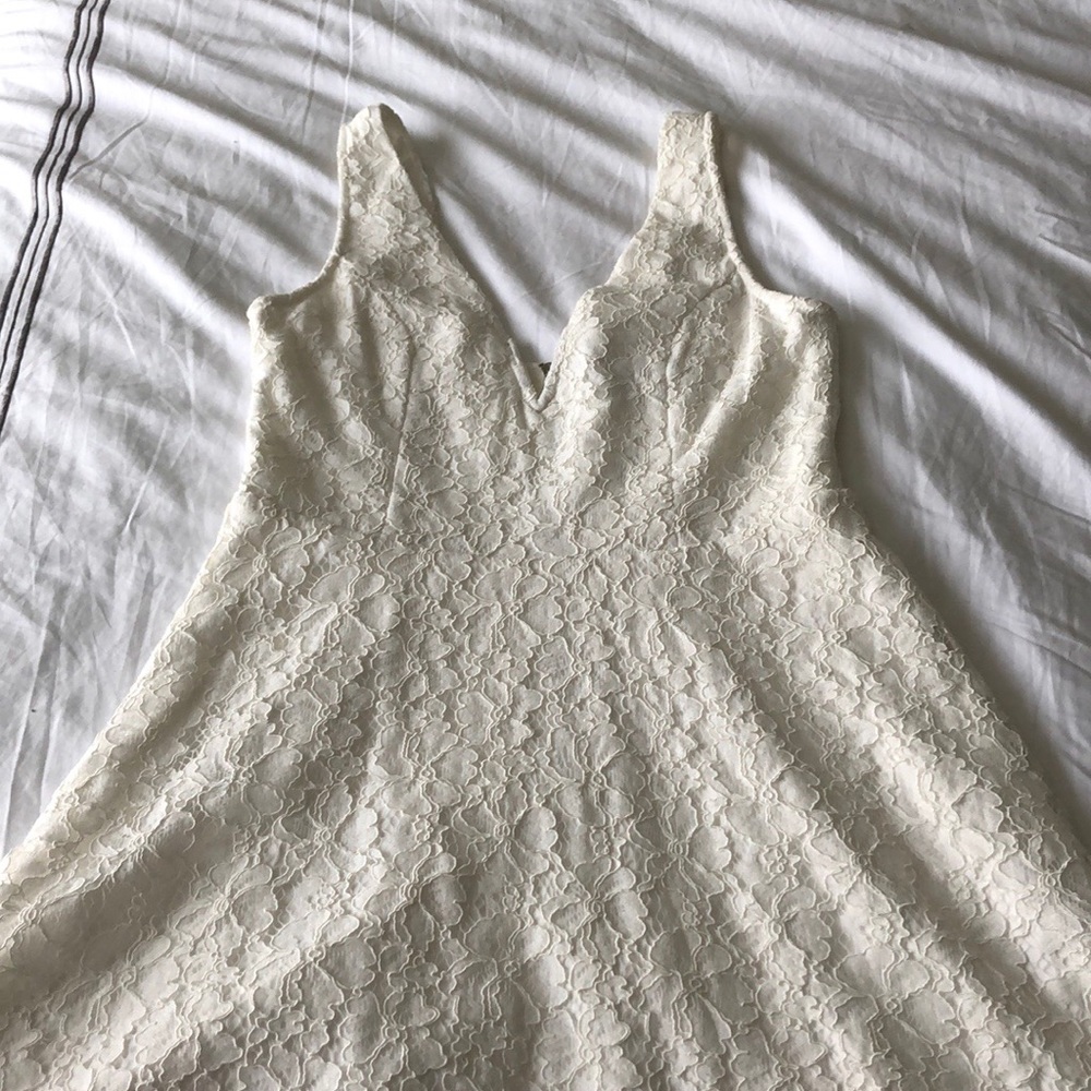 *Like New* Lulu’s White Skater Dress